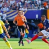 Francia clasific&oacute; con contundencia a los octavos de final