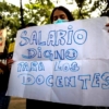 Profesores del pa&iacute;s se suman a protesta y exigen soluciones salariales concretas