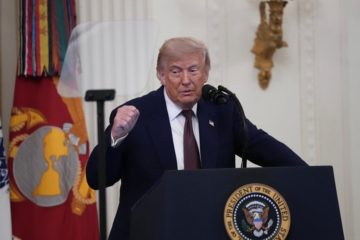 Trump afirma que Ir&aacute;n est&aacute; &laquo;acabado&raquo; y que no recibir&aacute; &laquo;ni diez centavos&raquo; de EEUU