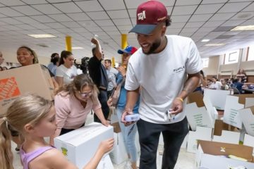 Unidos por Venezuela: Jackson Chourio y William Contreras recibieron en Milwaukee donaciones para damnificados