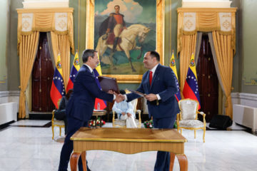 Pdvsa y Schlumberger formalizan alianza estrat&eacute;gica en petr&oacute;leo y gas