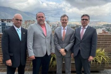 Gremios empresariales plantean a John Barrett captaci&oacute;n de inversiones extranjeras bajo esquemas de cooperaci&oacute;n