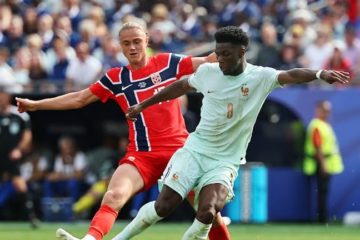 Francia conquist&oacute; el Grupo I con triplete demoledor de Demb&eacute;l&eacute;