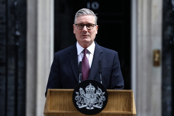 El primer ministro brit&aacute;nico, Keir Starmer, anuncia su dimisi&oacute;n