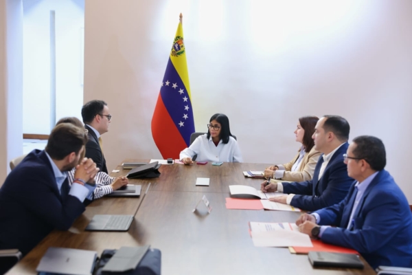 Delcy Rodr&iacute;guez se re&uacute;ne con el Gabinete Econ&oacute;mico: eval&uacute;an pol&iacute;ticas p&uacute;blicas para la recuperaci&oacute;n econ&oacute;mica