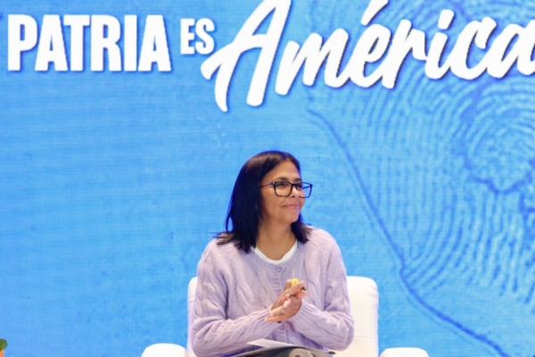 Relaci&oacute;n entre Venezuela y EE.UU. est&aacute;n en el &laquo;camino correcto&raquo;, dice Delcy Rodr&iacute;guez