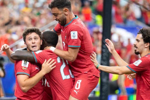 Portugal pas&oacute; por encima de Uzbekist&aacute;n y firm&oacute; una goleada de autoridad