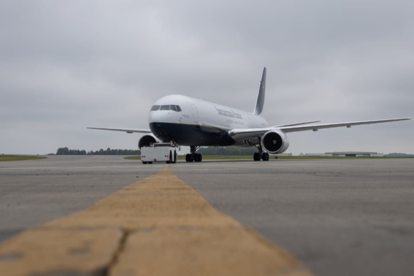 Aeropuerto de Maiquet&iacute;a recibe vuelos de ayuda de EEUU tras reapertura parcial