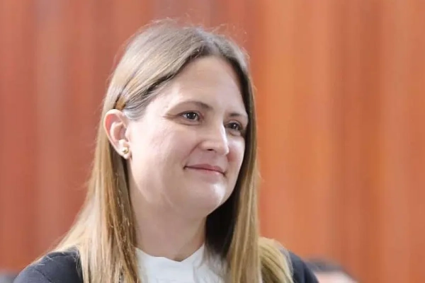 Ministra de Econom&iacute;a Anabel Pereira es designada como vicepresidenta Administrativa y de Gobierno Digital