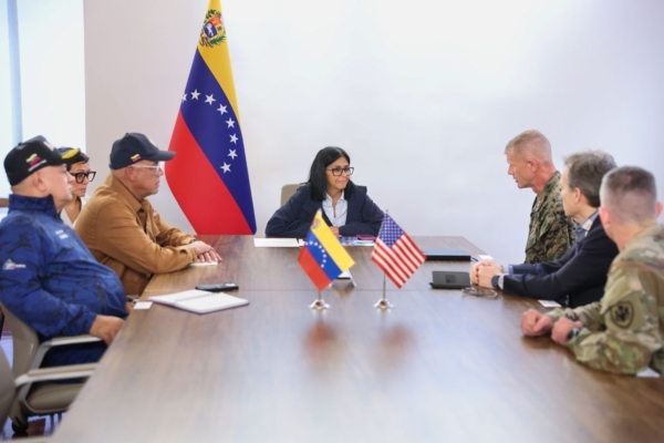 Venezuela coordina con expertos de EE.UU. labores de rescate tras terremotos