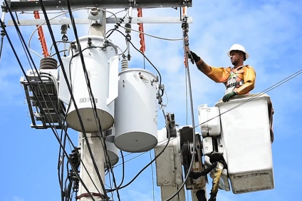 AN debatir&aacute; reforma legal para abrir el sector el&eacute;ctrico a la inversi&oacute;n privada, seg&uacute;n Bloomberg