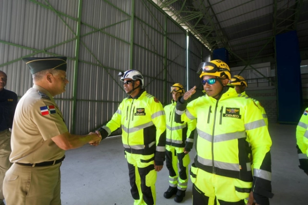 Rep&uacute;blica Dominicana env&iacute;a un nuevo contingente de rescate a Venezuela tras terremotos