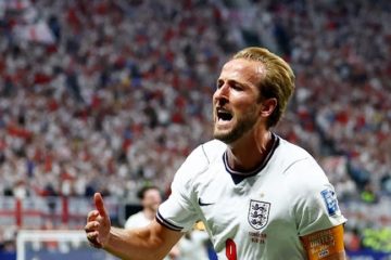 Inglaterra clasific&oacute; de manera ag&oacute;nica a los octavos de final