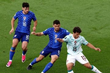 Portugal pas&oacute; a octavos de final del Mundial con sufrida victoria sobre Croacia