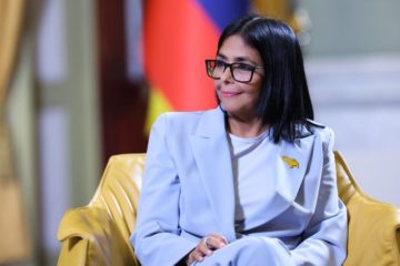 Delcy Rodr&iacute;guez anuncia firma de acuerdos con INSA, de Rusia y General Electrics: Estiman sumar 7.400 MW al SEN