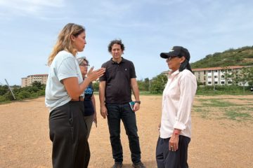 Delcy Rodr&iacute;guez inicia proceso de certificaci&oacute;n de terrenos aptos para construcci&oacute;n de viviendas en La Guaira