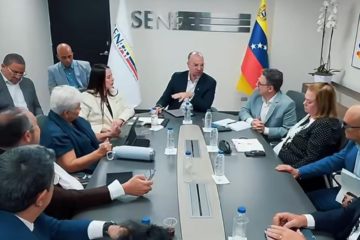 Rom&aacute;n Maniglia en reuni&oacute;n con sector empresarial: Proyectan simplificar tr&aacute;mites y ampliar base de contribuyentes