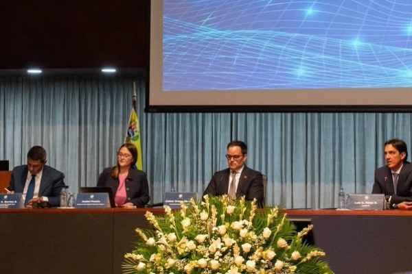 Flujo de divisas a las mesas cambiarias supera US$9.000 millones durante este a&ntilde;o