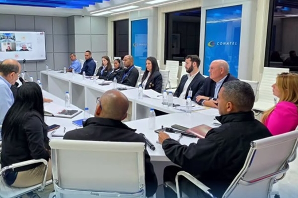 Conatel se reuni&oacute; con representantes de SpaceX: Buscan formalizar el servicio e impulsar nuevos canales de conectividad