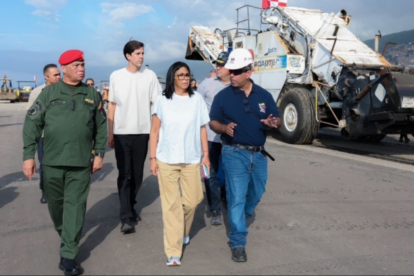 Delcy Rodr&iacute;guez ratifica que el Aeropuerto de Maiquet&iacute;a reiniciar&aacute; vuelos comerciales &laquo;a la brevedad&raquo;