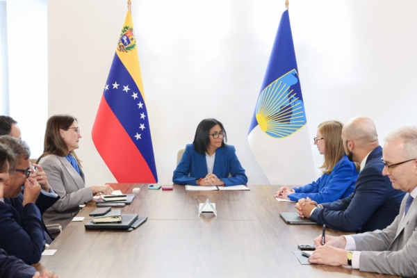 Gobierno de Venezuela y el BID afinan detalles sobre ayuda no reembolsable para construcci&oacute;n de viviendas