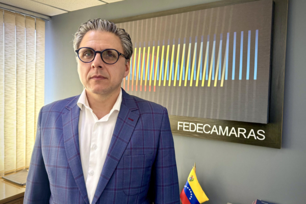Empleos en construcci&oacute;n, confecci&oacute;n y textiles ser&iacute;an una &ldquo;v&iacute;a r&aacute;pida&rdquo; para reinsertar a afectados por doble terremoto
