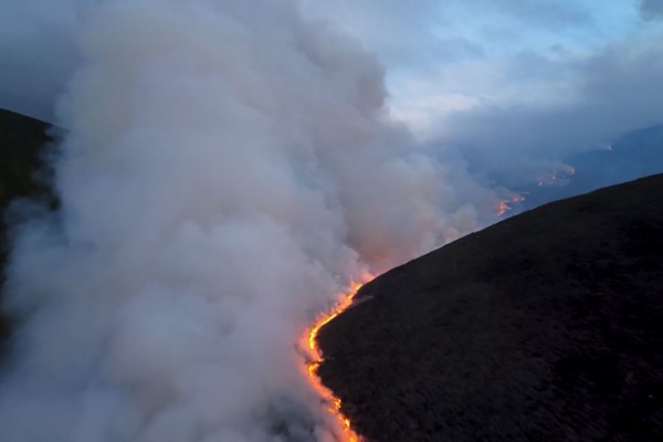Incendios sin control en Espa&ntilde;a y Francia obligan a evacuar a casi 270.000 personas