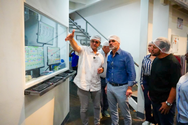 Padrino L&oacute;pez: &laquo;Alimentos en Venezuela est&aacute;n garantizados&raquo; porque la producci&oacute;n no se ha detenido