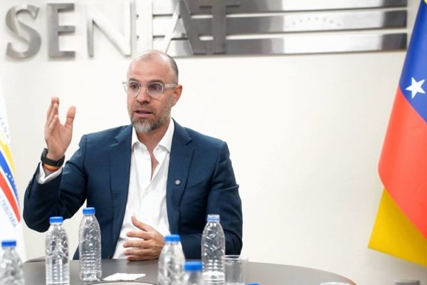 Seniat suspendi&oacute; sanciones por no exhibir el RIF y otros documentos en establecimientos p&uacute;blicos