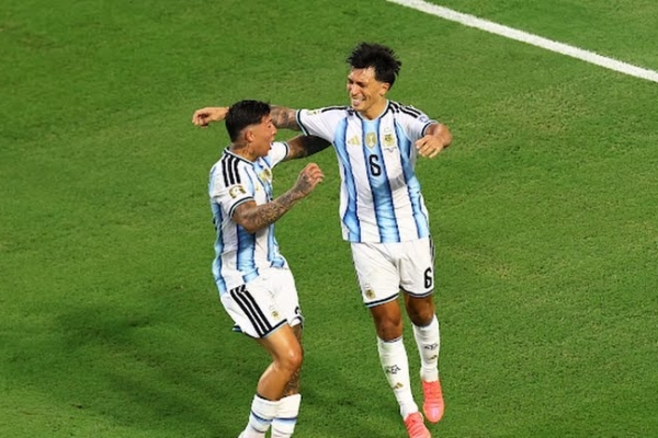 Argentina clasific&oacute; de manera ag&oacute;nica a los octavos de final
