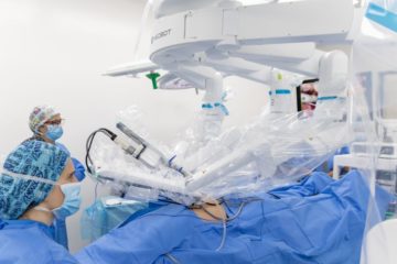 CDD Las Mercedes inicia una nueva era de cirug&iacute;a rob&oacute;tica privada en Venezuela
