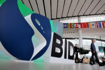 Grupo BID y Jap&oacute;n firman acuerdo para invertir US$14.000 millones en Am&eacute;rica Latina y el Caribe