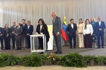 #An&aacute;lisis: Claves de los primeros acuerdos entre el Gobierno y la AN de 2015