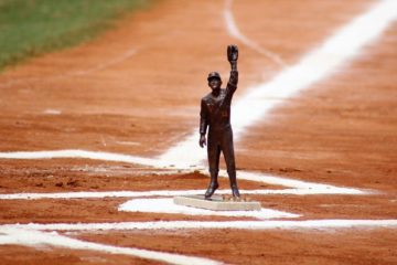 Premio Luis Aparicio reposar&aacute; ahora en el Sal&oacute;n de la Fama en Cooperstown