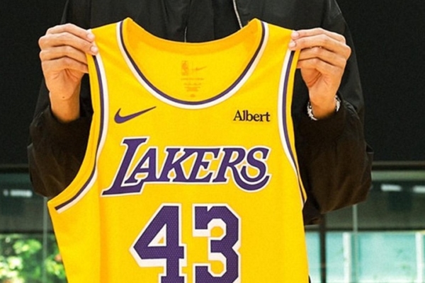 Los &Aacute;ngeles Lakers rompen r&eacute;cords al ser vendidos por 12 mil millones de d&oacute;lares