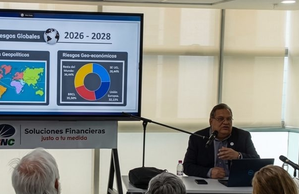 Proyecciones de Leonardo Buniak: Monroe 2.0 y la dolarizaci&oacute;n como &laquo;amenaza cre&iacute;ble&raquo;