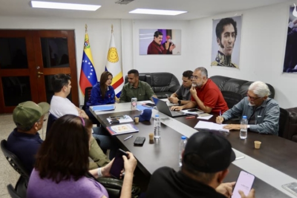 Instalan mesas t&eacute;cnicas para coordinar rehabilitaci&oacute;n de balnearios de La Guaira y atenci&oacute;n a prestadores de servicios