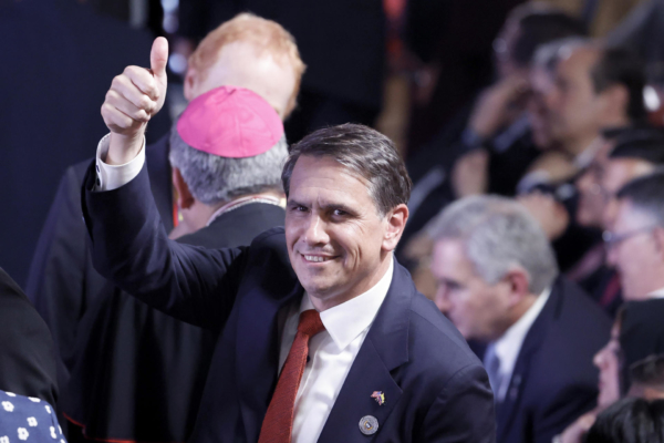 Todd Blanche, exabogado de Trump, es designado como fiscal general de Estados Unidos