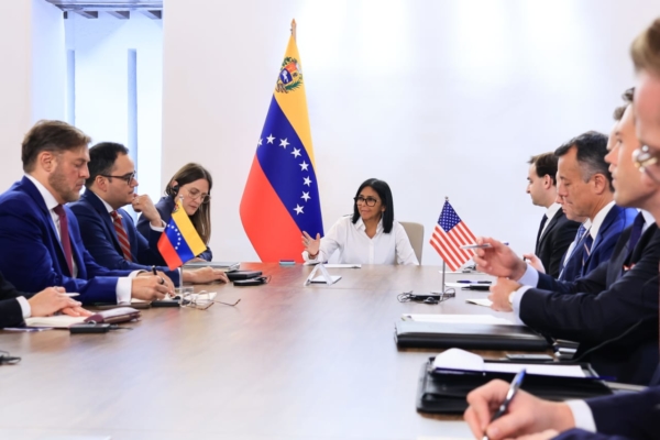 Venezuela y EE.UU. eval&uacute;an estabilidad del mercado energ&eacute;tico y reactivaci&oacute;n de mecanismos financieros