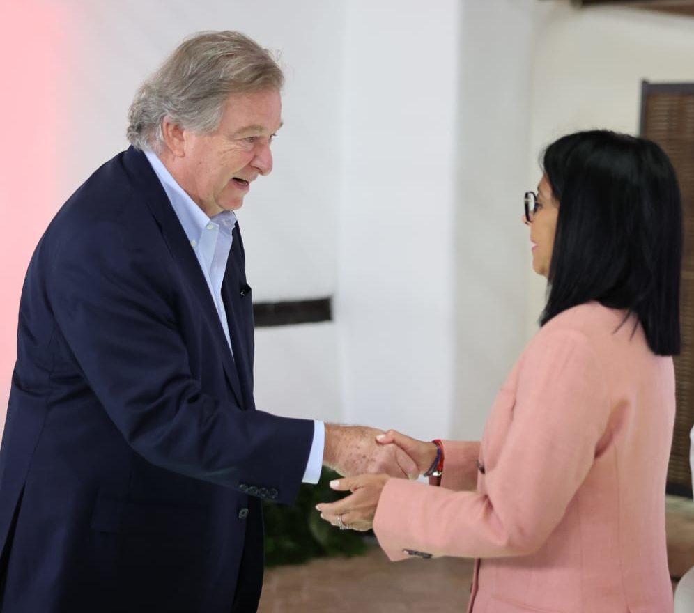 Grupo Gilinski de Colombia y Geopark firman acuerdo con Venezuela para desarrollar campo Bare