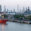 Refiner&iacute;as privadas chinas podr&iacute;an reducir producci&oacute;n tras ca&iacute;da de la demanda de importaci&oacute;n de crudo