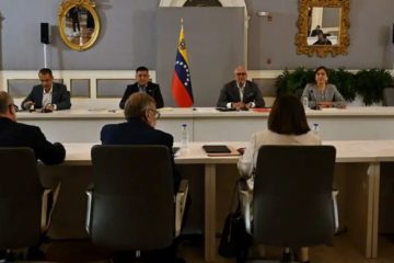 EFE: Segunda ronda de di&aacute;logo Gobierno-oposici&oacute;n se prorroga hasta el viernes 25