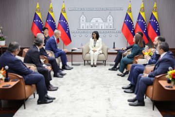 Venezuela firma acuerdos energ&eacute;ticos con Chevron y ENI: &laquo;Espero que estos convenios sean de mutuo beneficio&raquo;