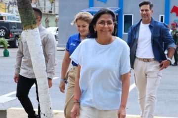 Delcy Rodr&iacute;guez: Cada taladro activado en el sector petrolero generar&aacute; 200 puestos de empleo