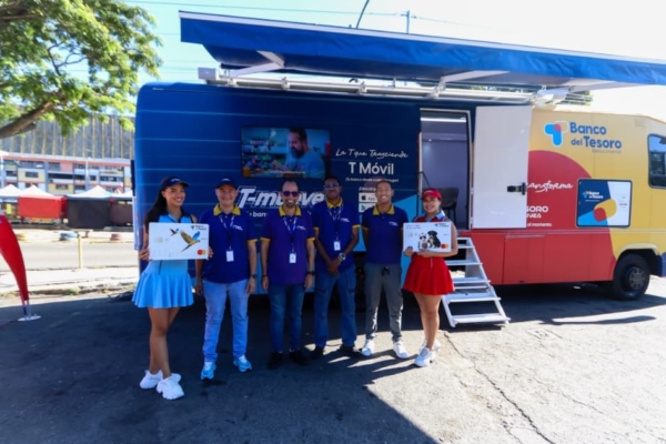Banco del Tesoro despleg&oacute; sus oficinas m&oacute;viles T-mueve en Valencia y el 23 de Enero