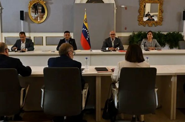 EFE: Segunda ronda de di&aacute;logo Gobierno-oposici&oacute;n se prorroga hasta el viernes 25