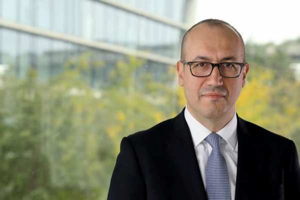Onur Gen&ccedil;, CEO de BBVA: &laquo;Estamos adoptando la IA mejor que nuestros competidores&raquo;