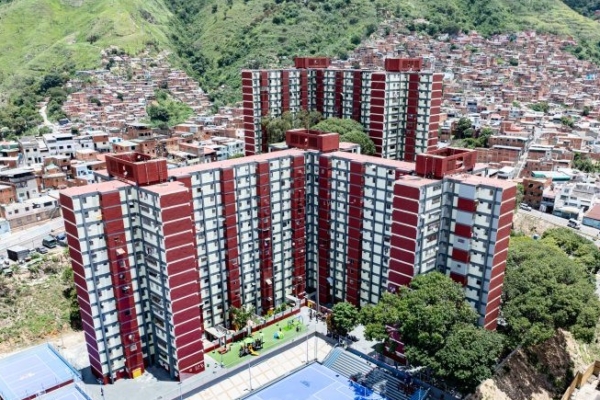 Gobierno entreg&oacute; m&aacute;s de 440 viviendas rehabilitadas en Caracas