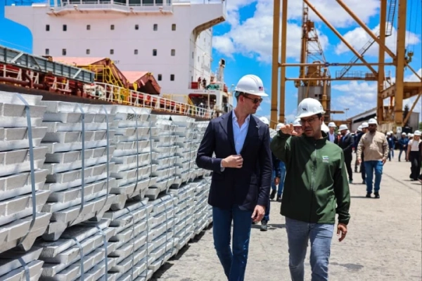 Tras una d&eacute;cada sin exportaciones: Venalum concreta env&iacute;o de 15.000 toneladas de aluminio hacia EE.UU.