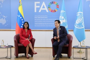 Delcy Rodr&iacute;guez se reuni&oacute; con el director general de la FAO: Hablaron sobre las acciones para recuperar la productividad agr&iacute;cola